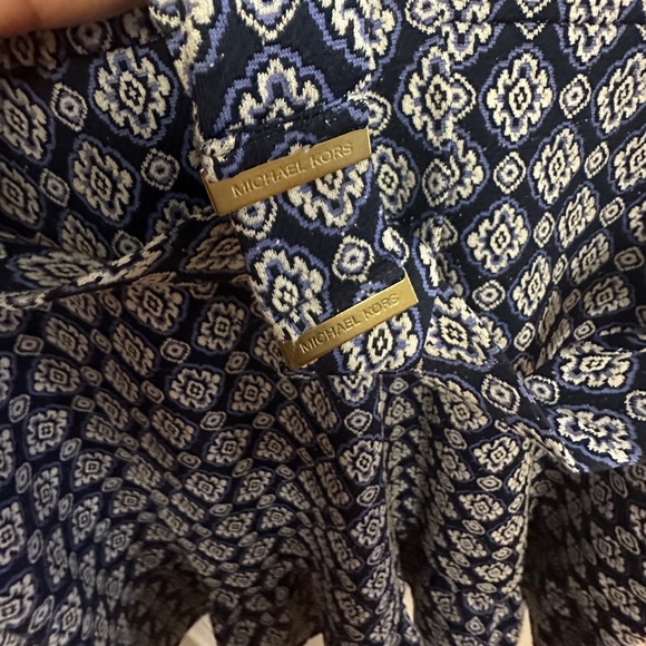 Michael Kors Blue flower
Sleeveless dress .Size women's Xl. - Picture 6 of 7